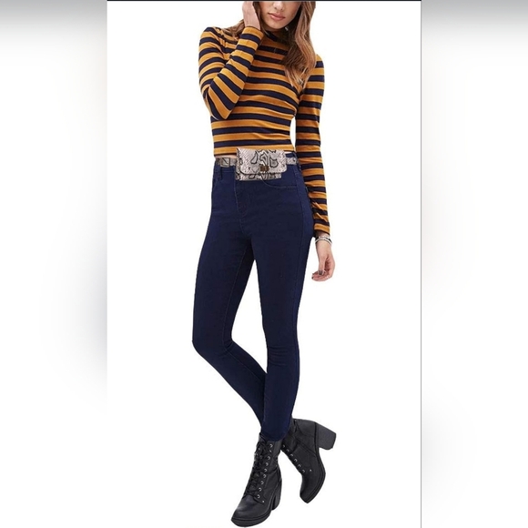 Faux Snakeskin Belt Bag with Gold Buckle - Picture 2 of 7